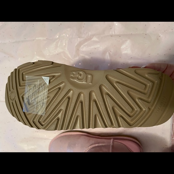 Ugg boots for big girls - Picture 6 of 7